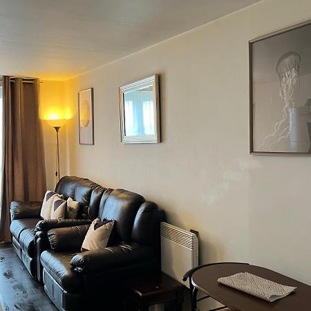 Radiant2 Bedroom Apartment In The Heart Of Harlow Town Ngoại thất bức ảnh