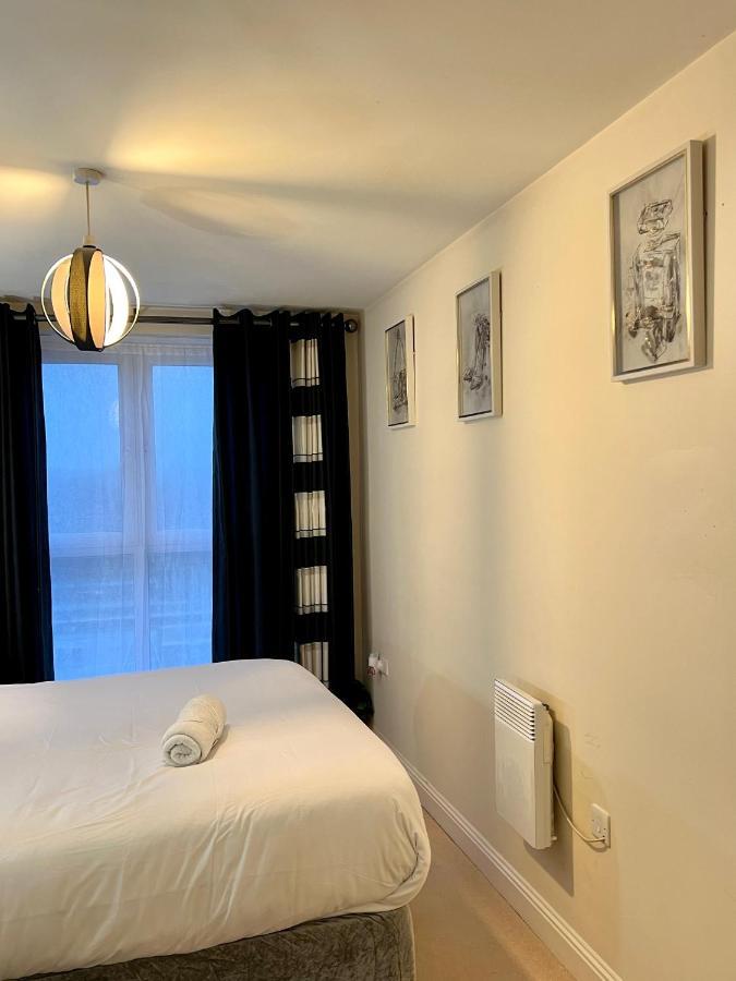 Radiant2 Bedroom Apartment In The Heart Of Harlow Town Ngoại thất bức ảnh